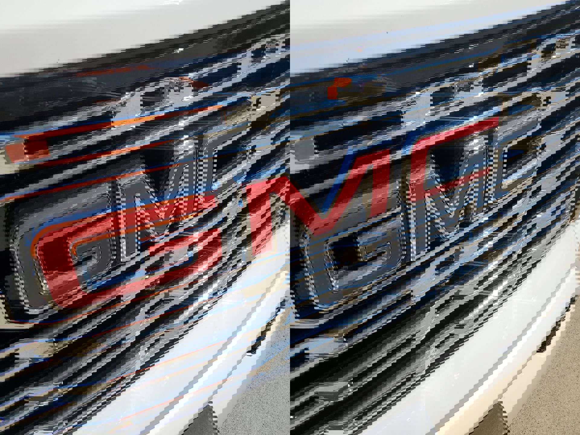 Used 2025 GMC Canyon Denali image 38