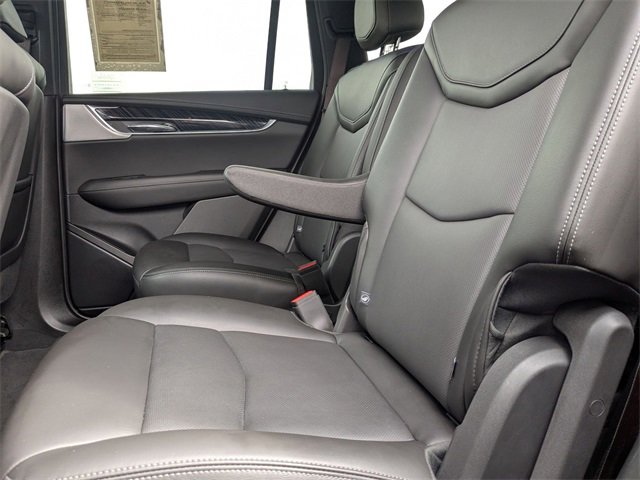 Used 2025 Cadillac XT6 Premium Luxury image 32