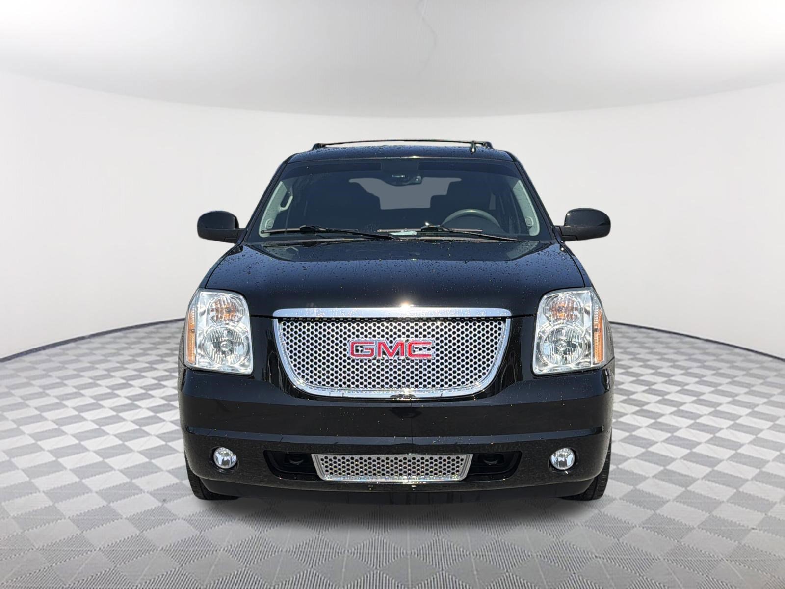 Used 2014 GMC Yukon Denali image 2
