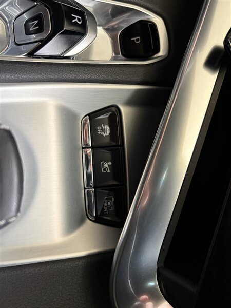 Used 2022 Chevrolet Corvette Stingray Coupe w/ Z51 2LT w/ Z51 Performance Package RWD image 28
