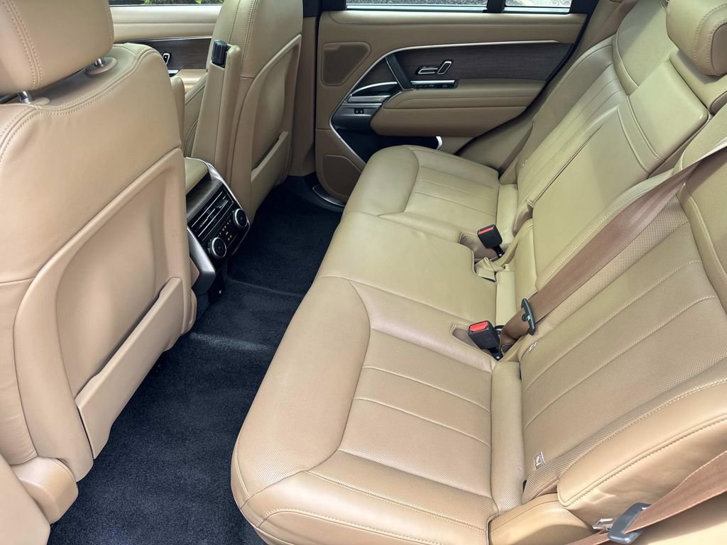 Certified 2023 Land Rover Range Rover SE AWD/4WD image 15