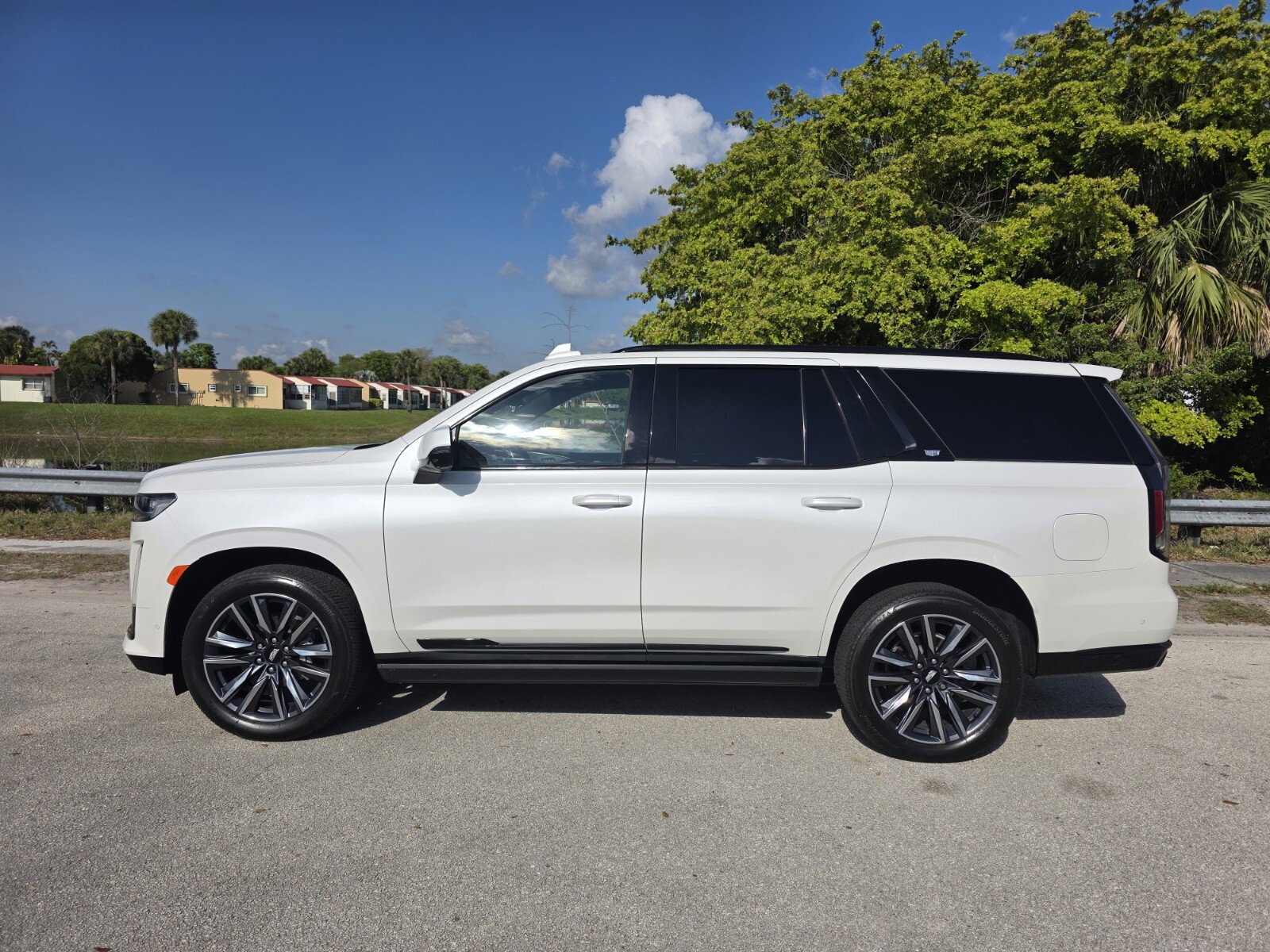 Used 2023 Cadillac Escalade Sport w/ Touring Package image 7
