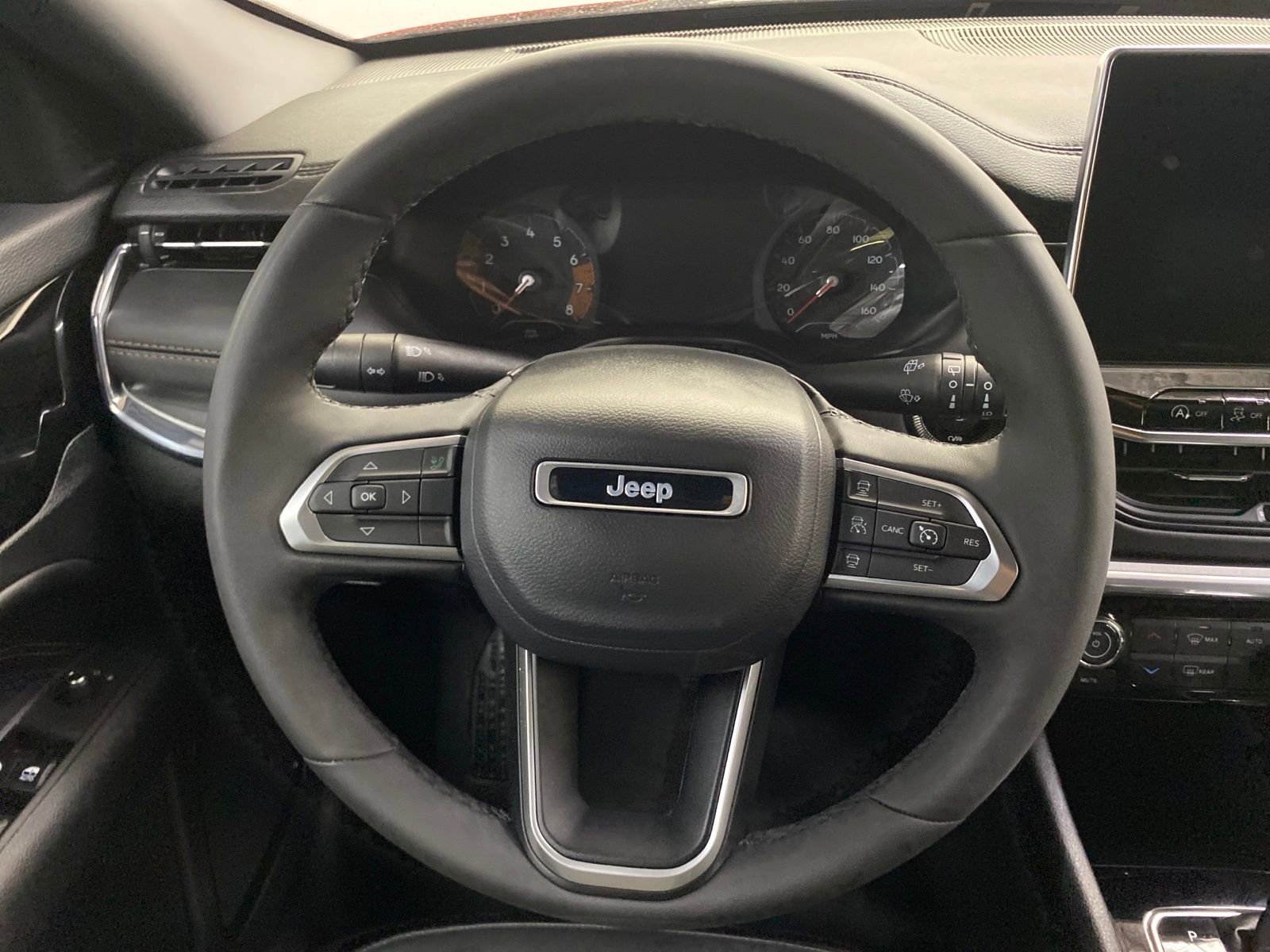 Used 2023 Jeep Compass Limited image 17