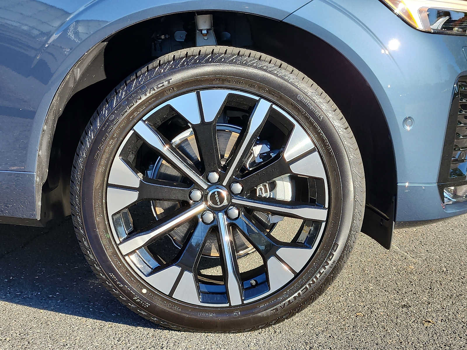 Used 2027 Volvo XC60 B5 Plus AWD/4WD image 8