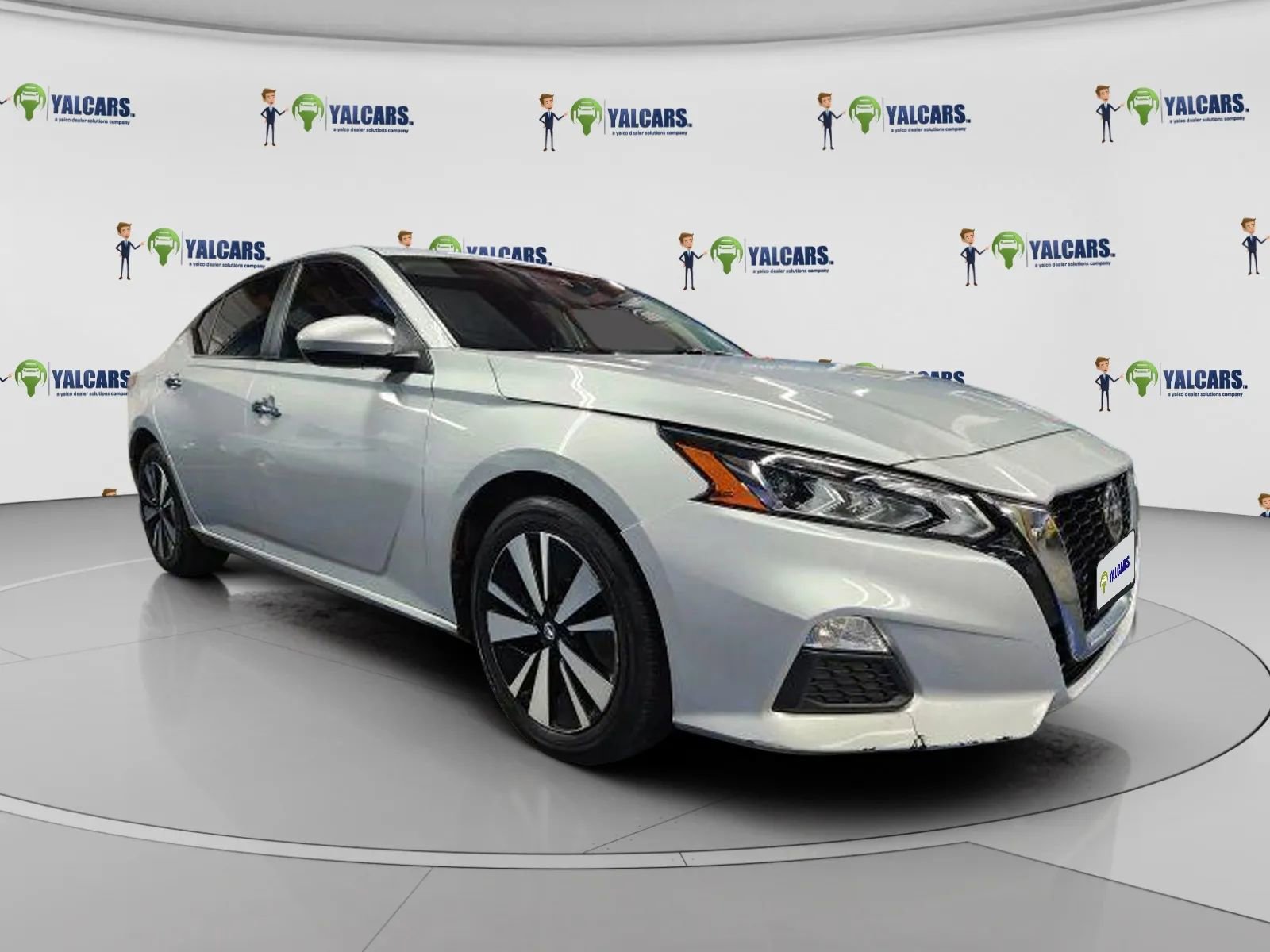 Used 2021 Nissan Altima 2.5 SV image 2