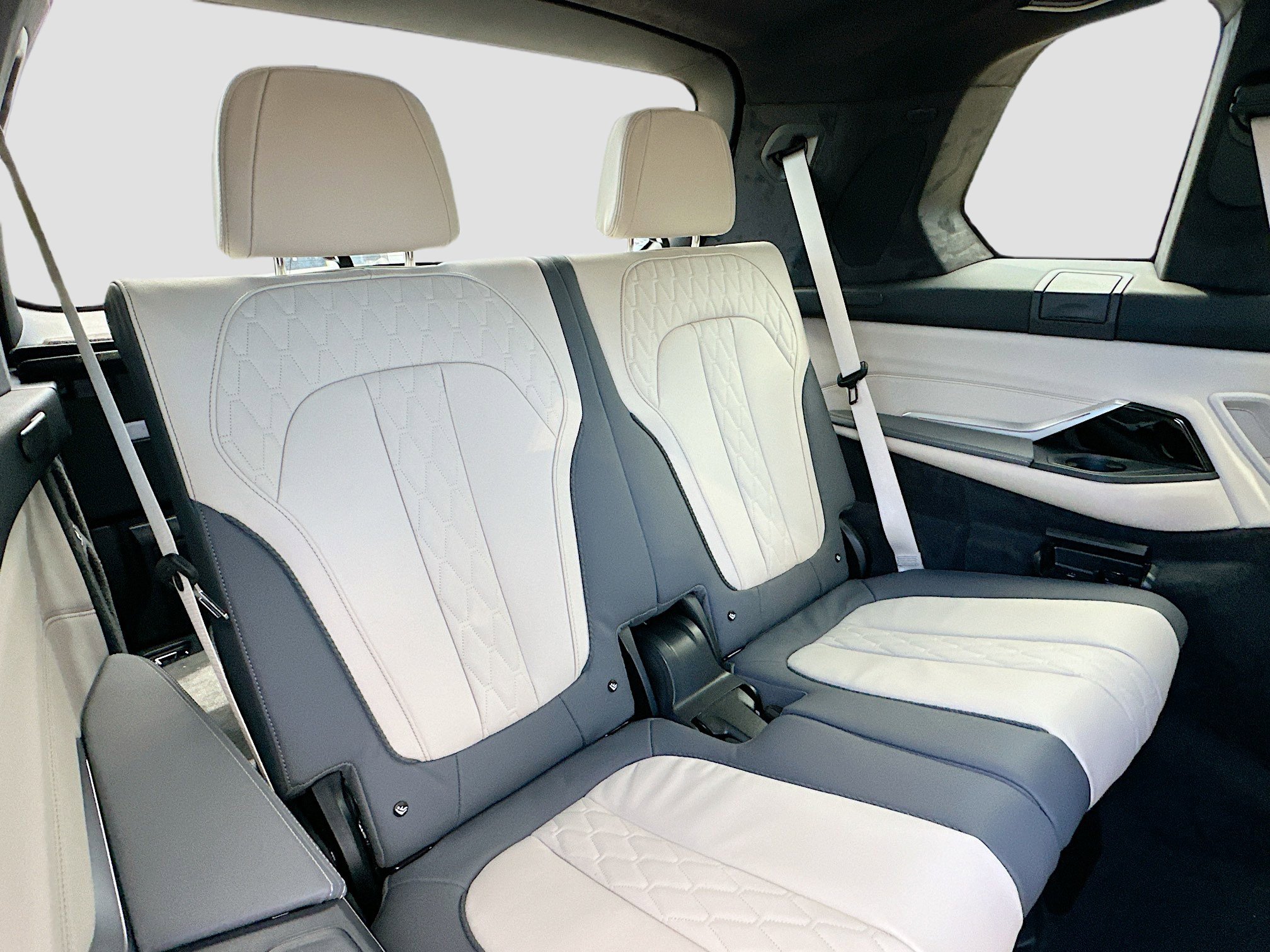 New 2026 BMW X7 M60i image 23