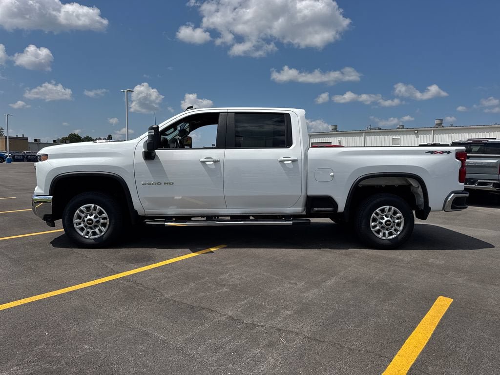 Used 2025 Chevrolet Silverado 2500 LT w/ Convenience Package AWD/4WD image 3