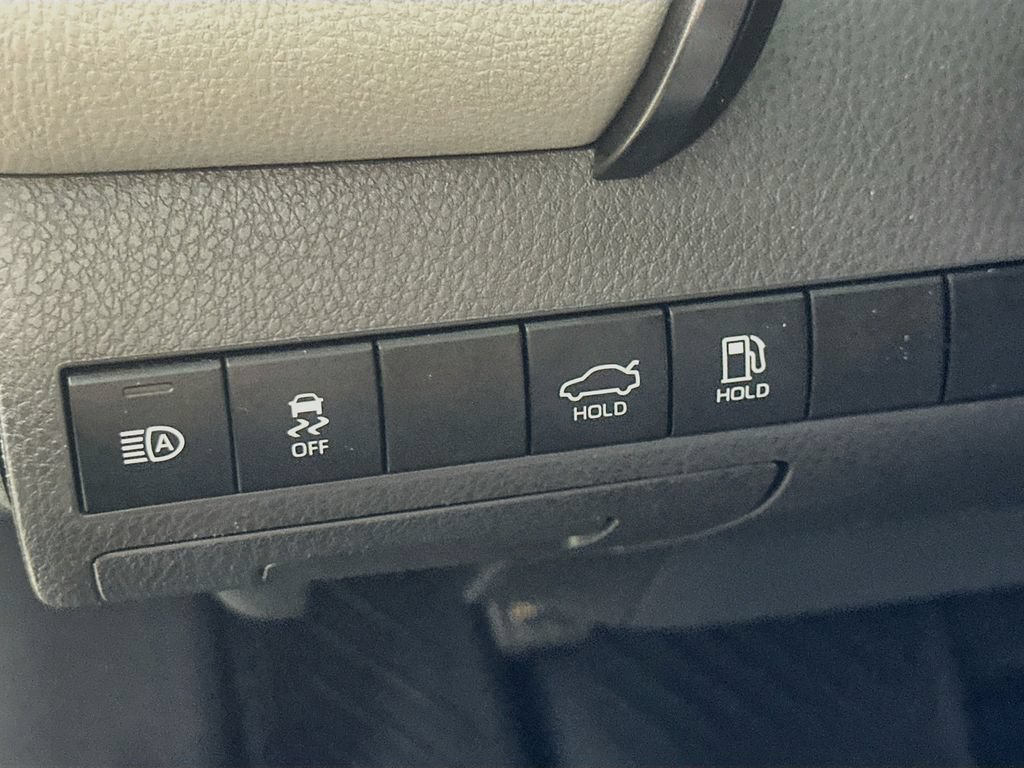 Used 2020 Toyota Camry LE FWD image 21