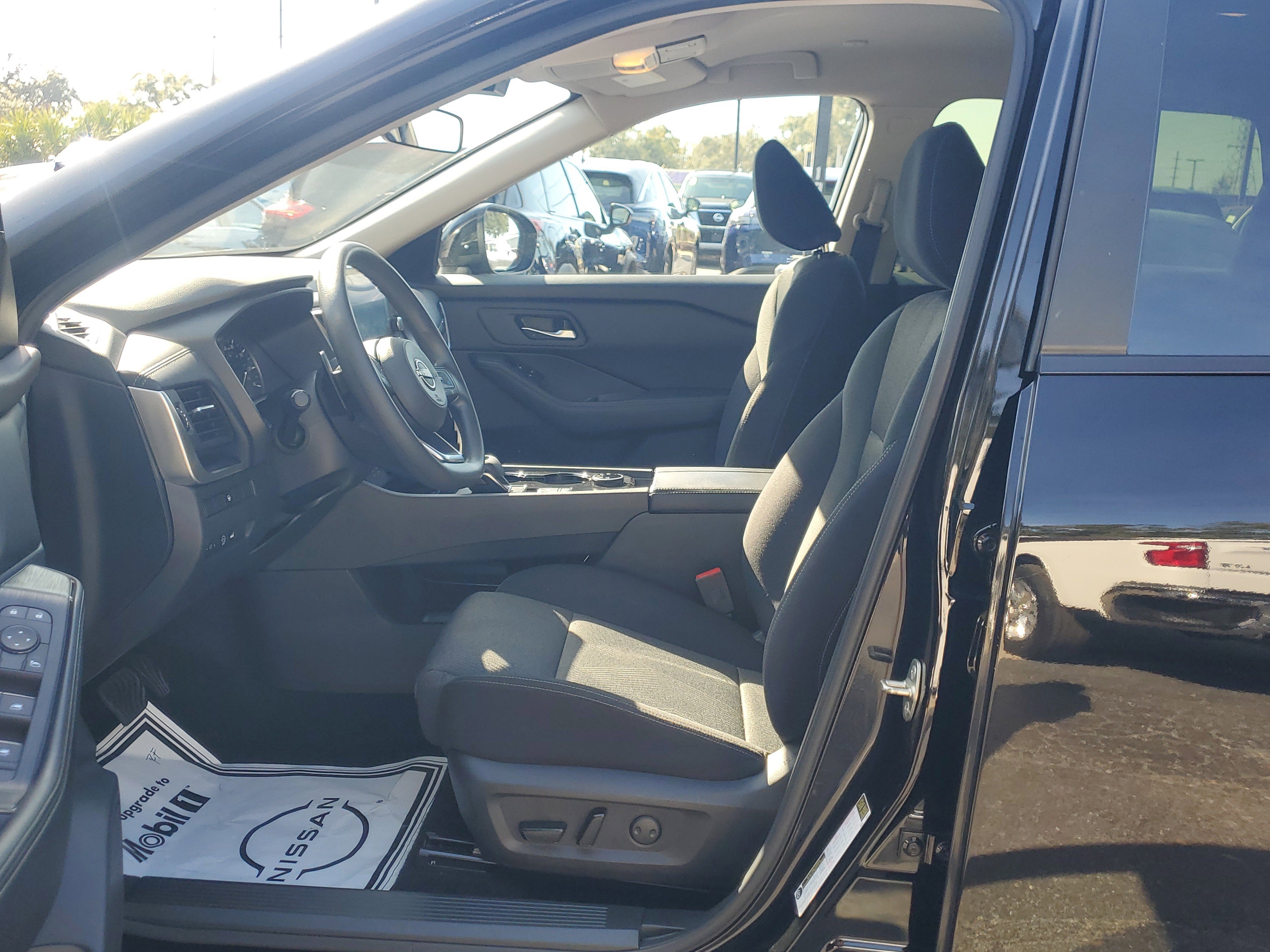 Certified 2024 Nissan Rogue SV image 18