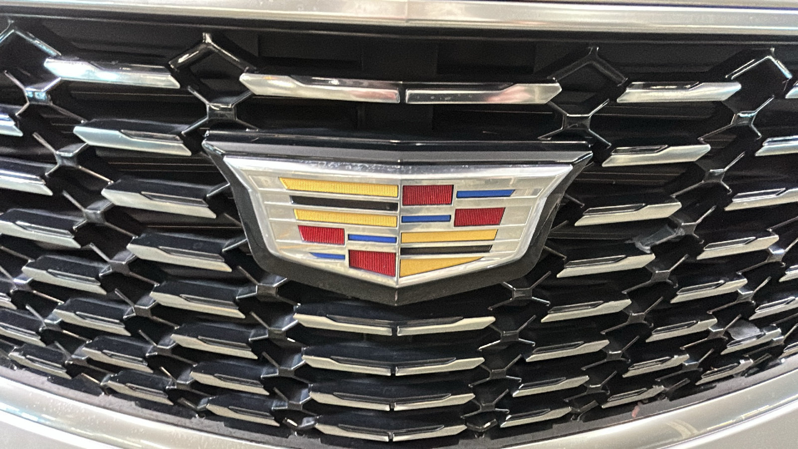 Used 2019 Cadillac XT4 Premium Luxury w/ Cold Weather Package AWD/4WD image 10
