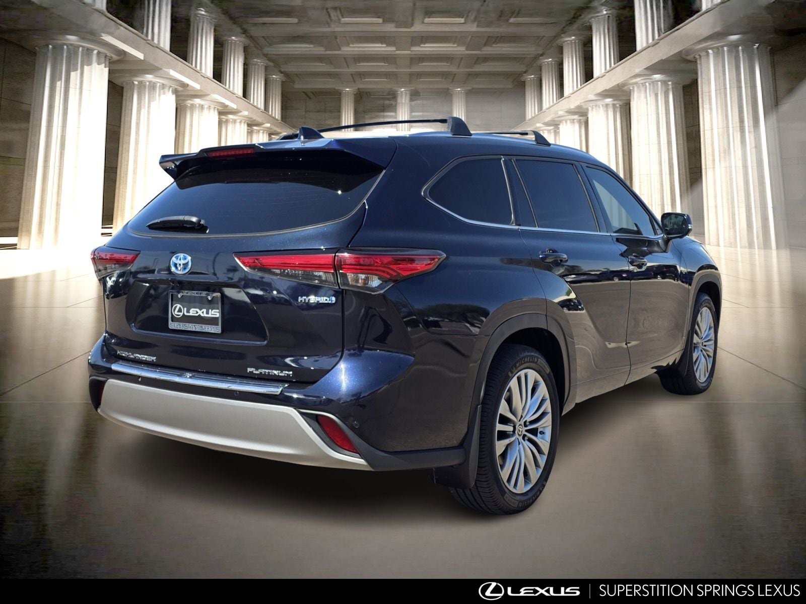 Used 2023 Toyota Highlander Platinum image 4