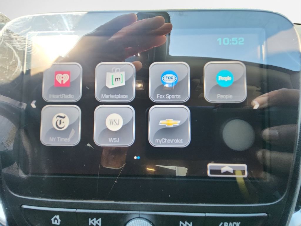 Used 2017 Chevrolet Malibu LT FWD image 24