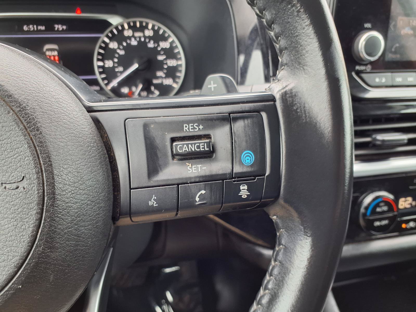 Used 2024 Nissan Pathfinder SV FWD image 20