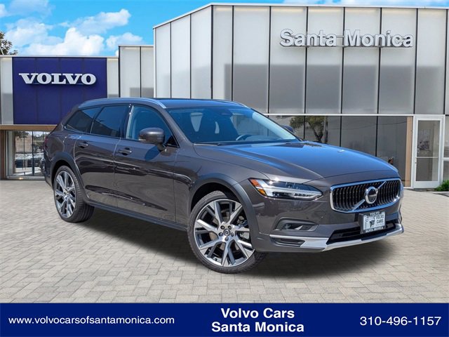 New 2024 Volvo V90 B6 Cross Country Ultimate w/ Protection Package Premier