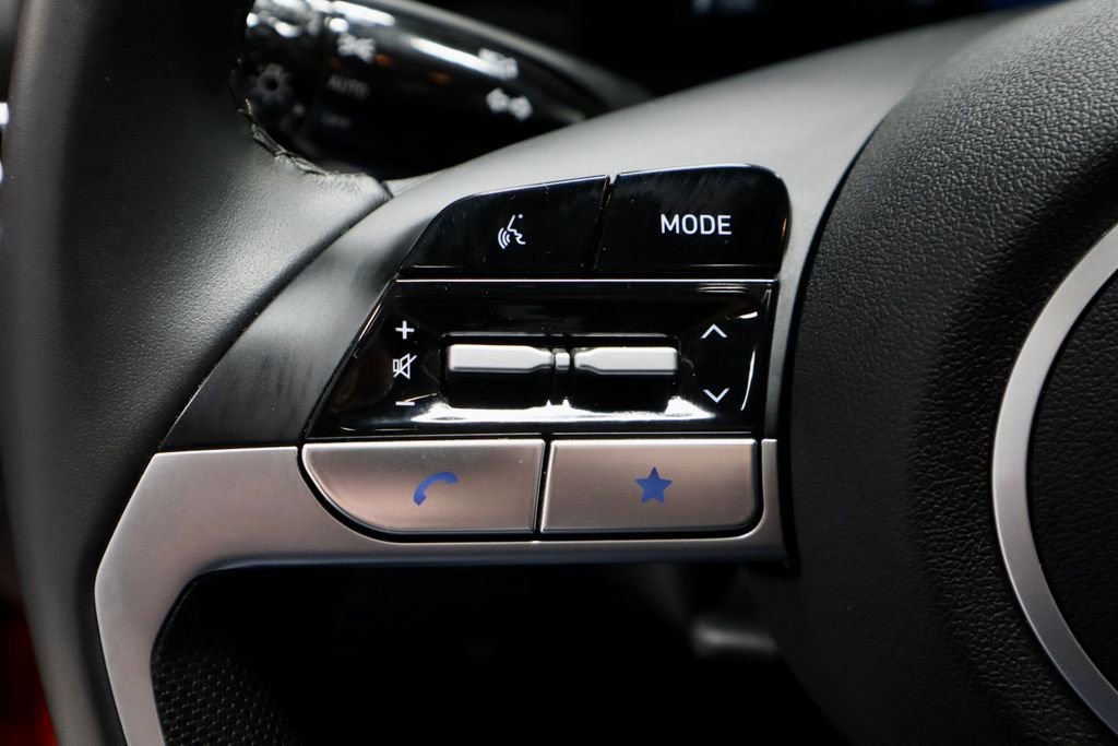 Used 2025 Hyundai Elantra SEL image 31