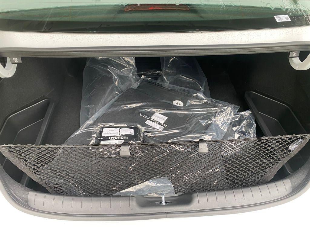 New 2026 Hyundai Elantra Hybrid FWD image 28