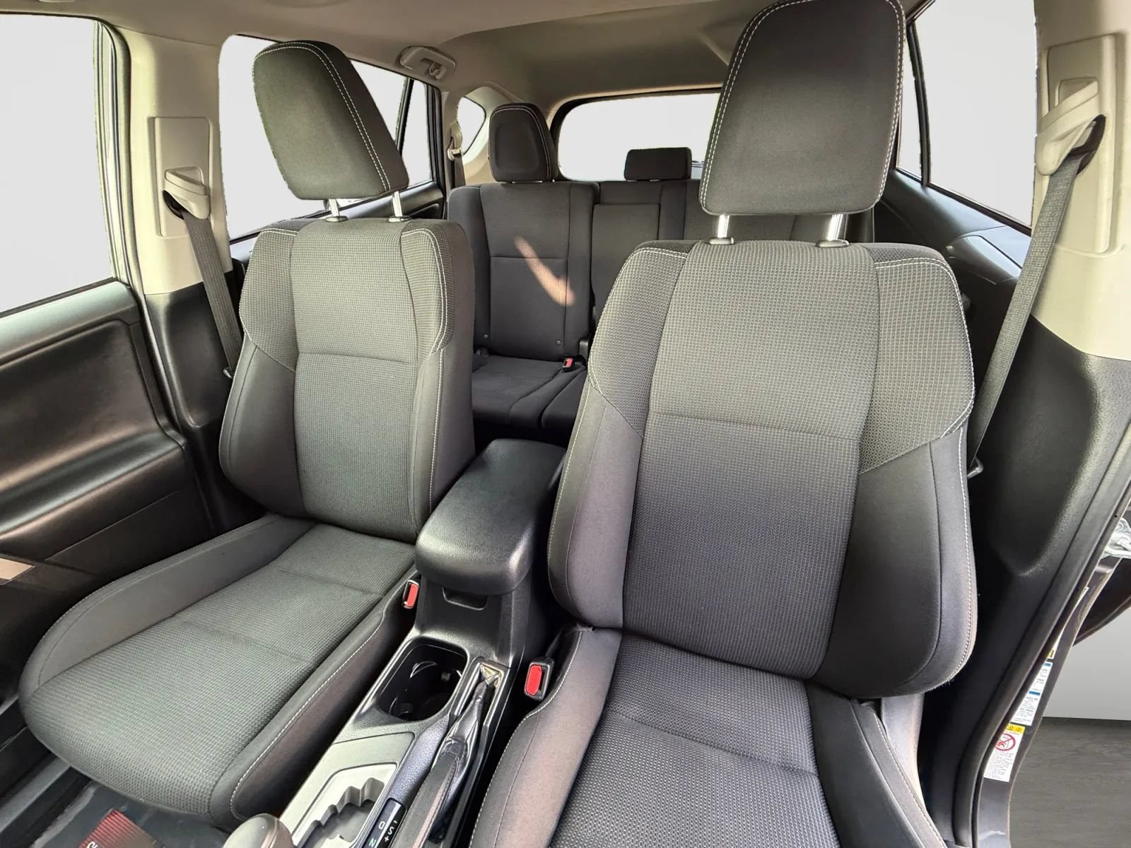 Used 2018 Toyota RAV4 XLE AWD/4WD image 13
