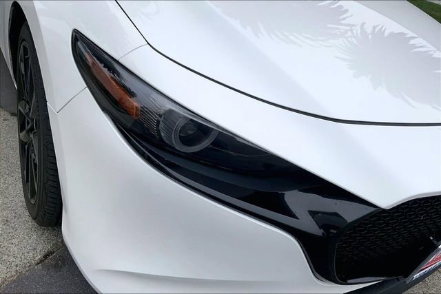 Used 2019 MAZDA MAZDA3 Hatchback w/ Premium Package image 28