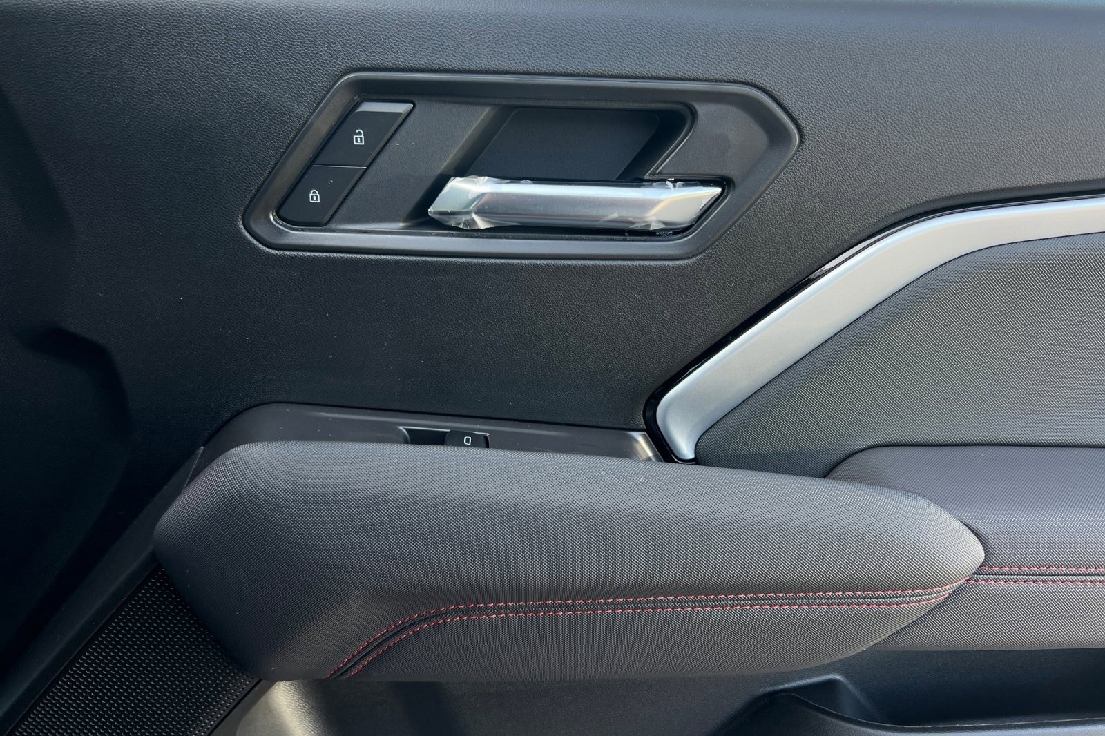 New 2025 Chevrolet Colorado Z71 w/ Midnight Edition image 19