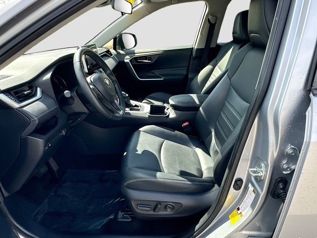 Used 2023 Toyota RAV4 XLE Premium image 27