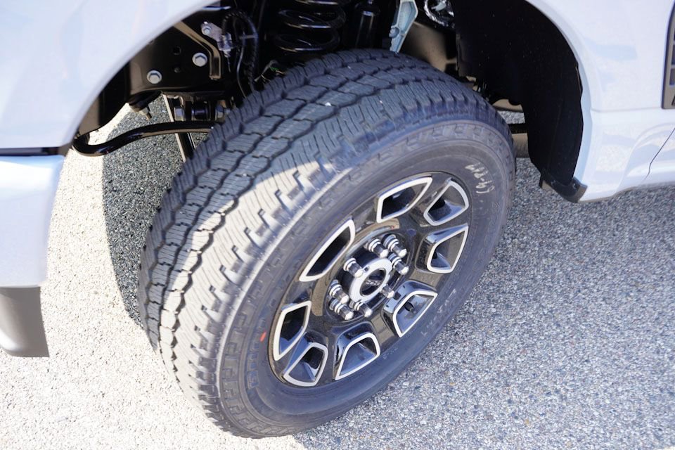 New 2026 Ford F350 Platinum image 9