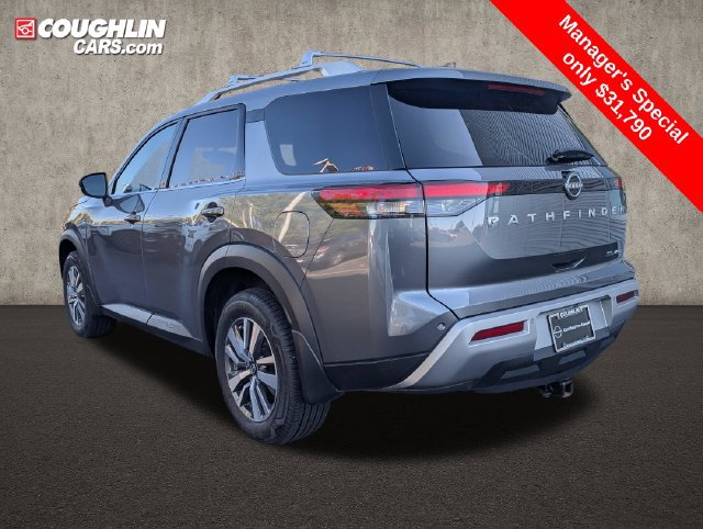 Used 2024 Nissan Pathfinder SL AWD/4WD image 6
