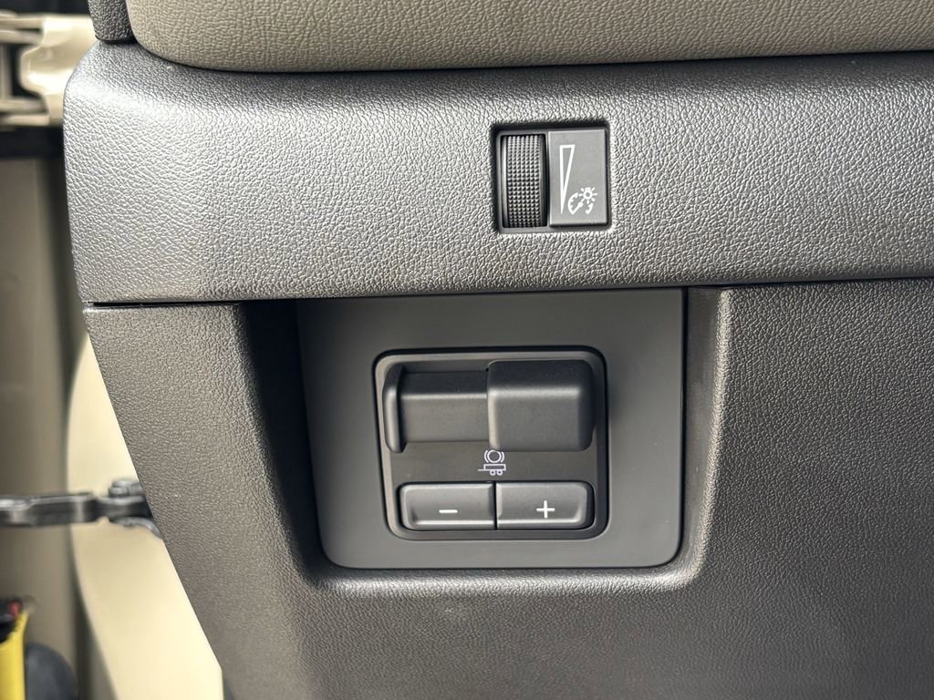 Used 2024 Chevrolet Colorado ZR2 w/ Technology Package image 19