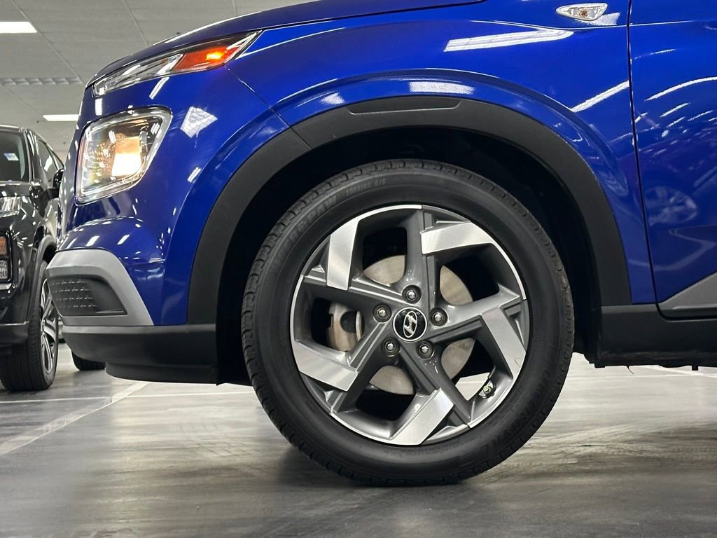 Used 2022 Hyundai Venue SEL w/ Cargo Package image 12