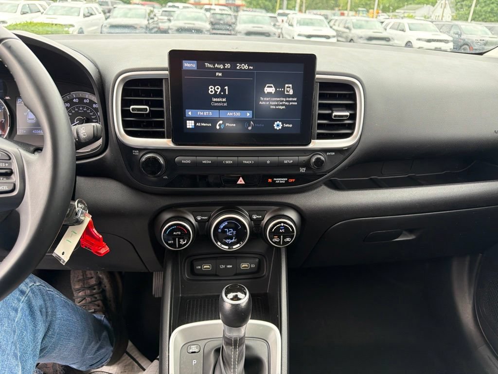 Used 2022 Hyundai Venue SEL w/ Cargo Package FWD image 22