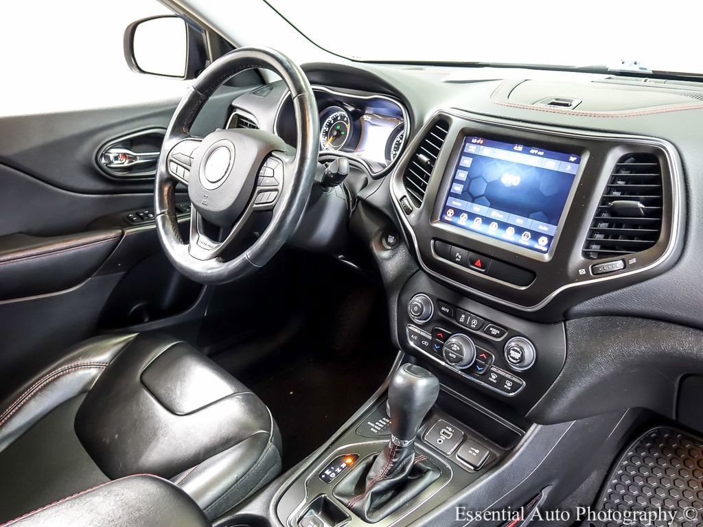 Used 2020 Jeep Cherokee Trailhawk w/ Cold Weather Group AWD/4WD image 24