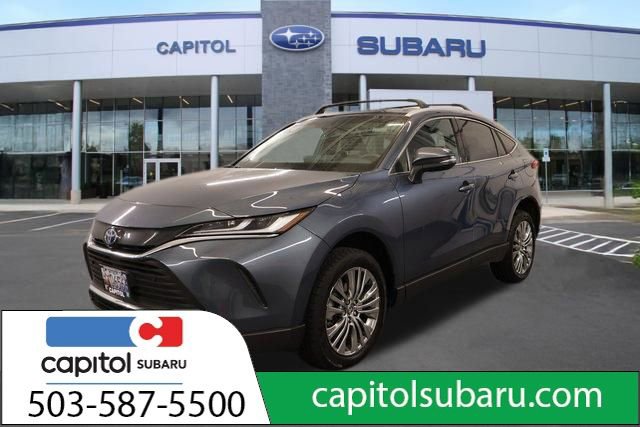 Used 2024 Toyota Venza XLE image 6