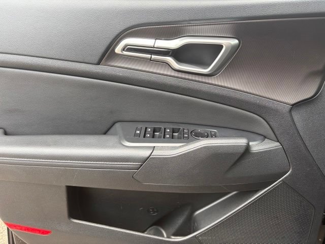 Used 2026 Kia Sportage EX FWD image 21