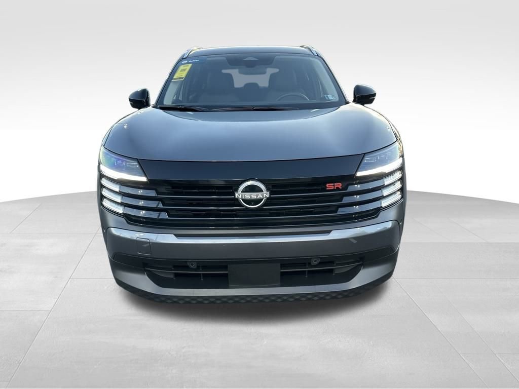 Used 2026 Nissan Kicks SR w/ Cold Weather Package image 2