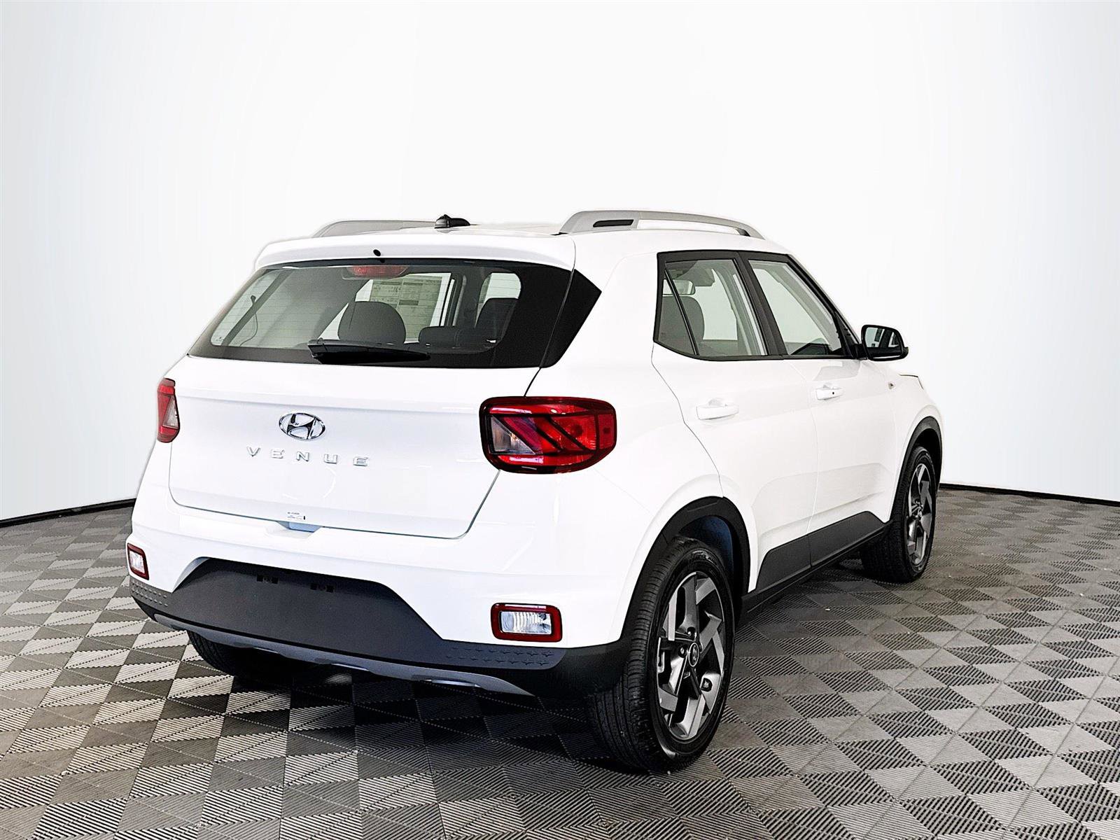 New 2025 Hyundai Venue SEL image 7