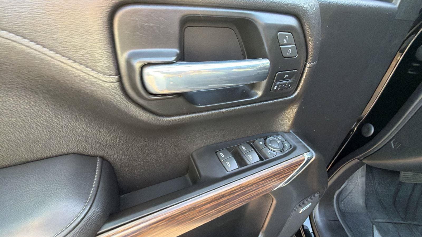 Used 2021 Chevrolet Silverado 1500 High Country w/ Technology Package AWD/4WD image 14