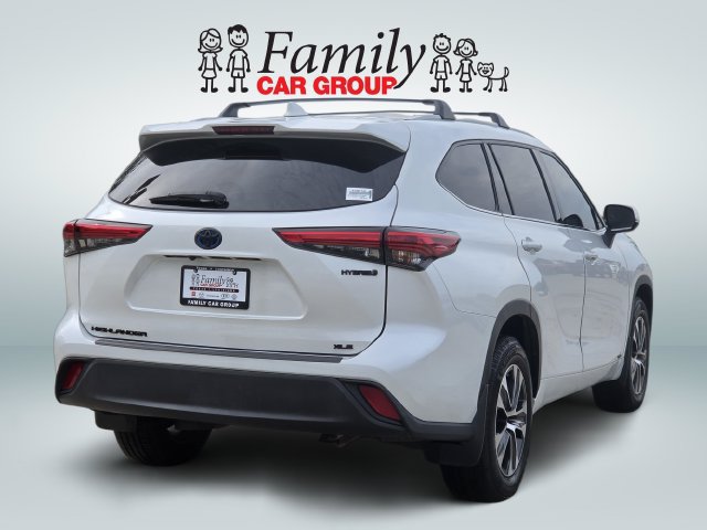 Used 2022 Toyota Highlander XLE AWD/4WD image 4