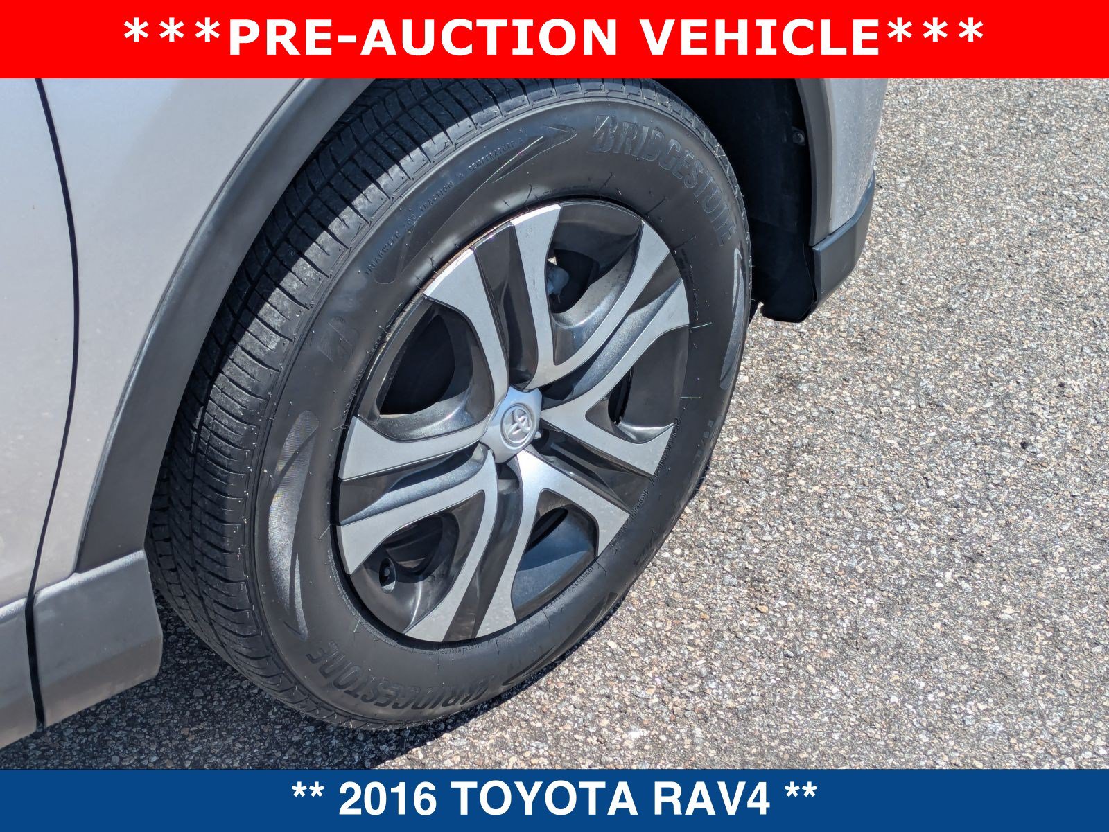 Used 2016 Toyota RAV4 LE FWD image 13