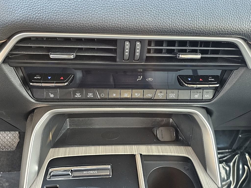 Certified 2025 MAZDA CX-70 Plug-In Hybrid w/ Premium Pkg AWD/4WD image 33