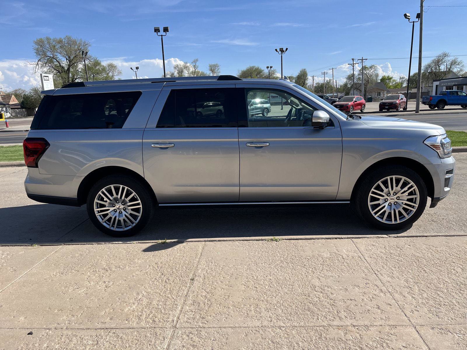 Used 2024 Ford Expedition Max Limited image 5