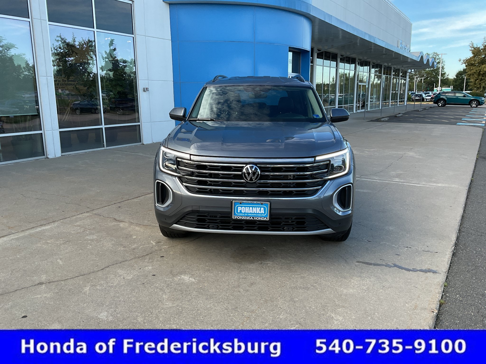 Used 2025 Volkswagen Atlas SE AWD/4WD image 9