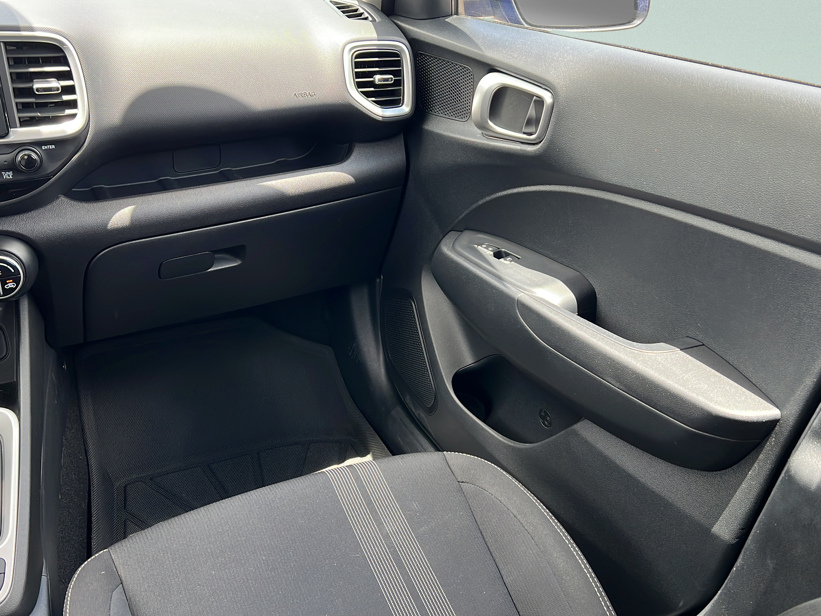 Used 2022 Hyundai Venue SEL w/ Cargo Package FWD image 13