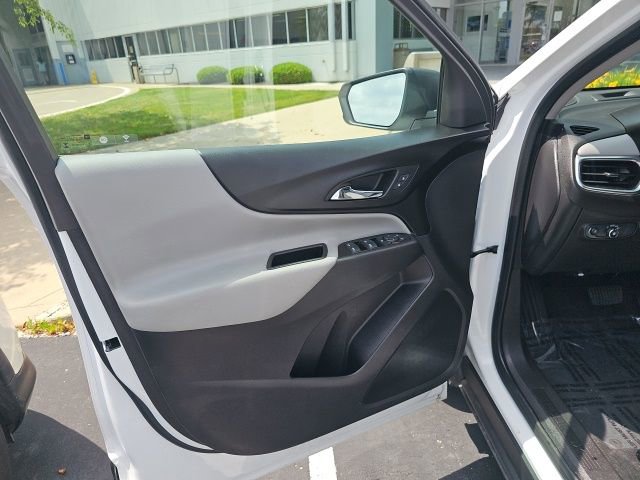 Used 2024 Chevrolet Equinox LS image 16