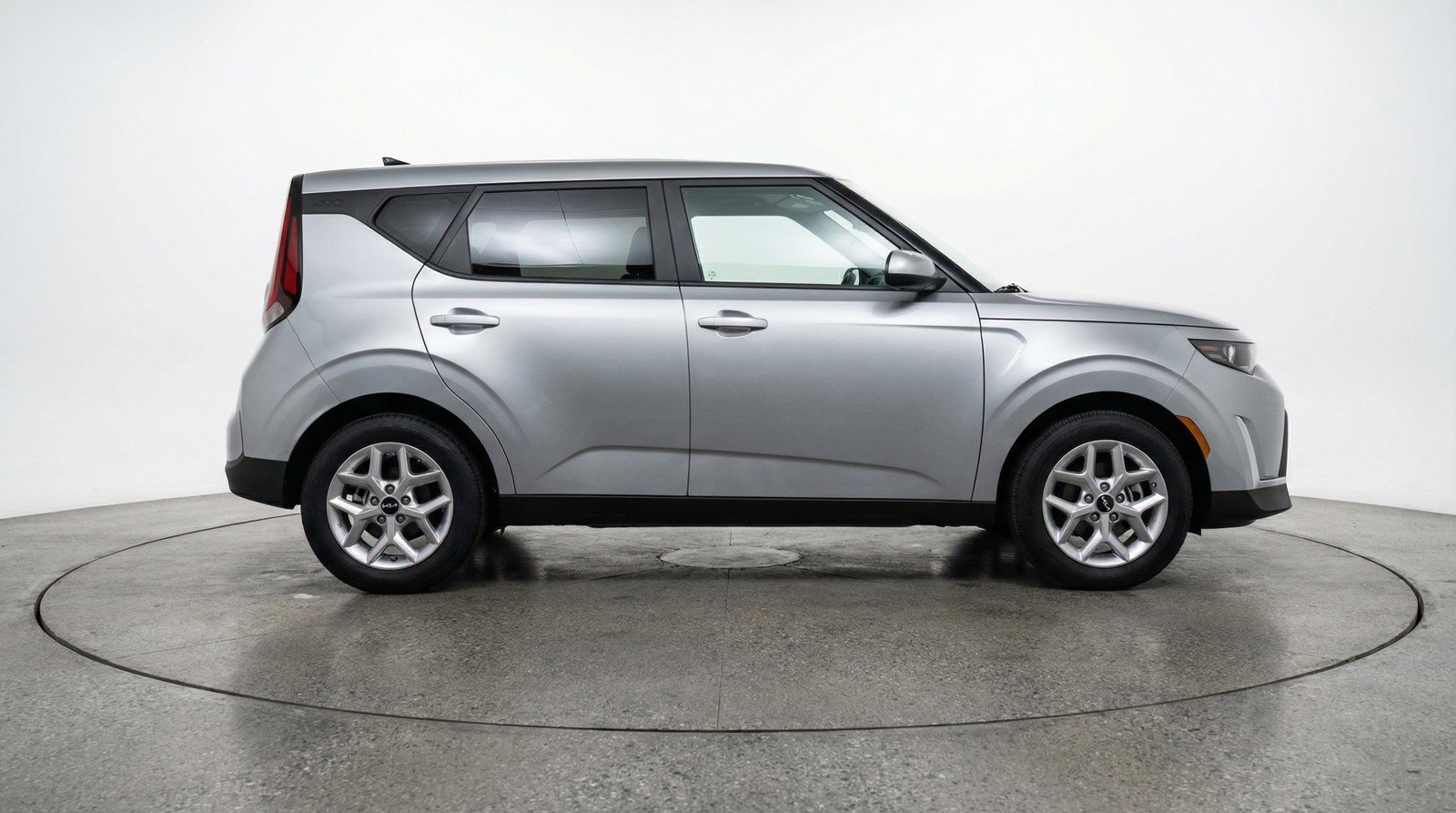 Used 2025 Kia Soul LX w/ LX Technology Package image 11