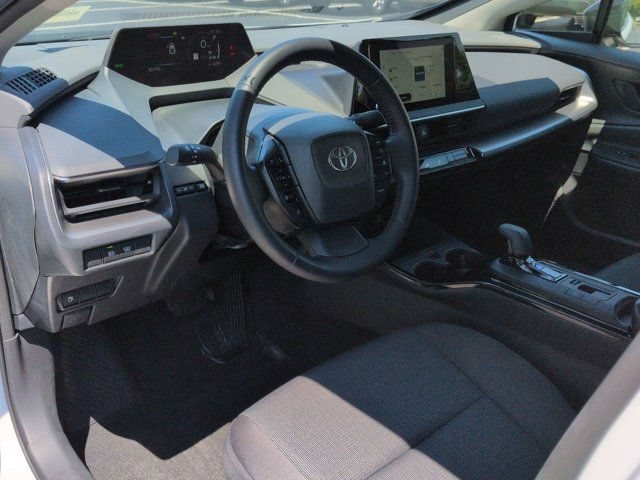 Certified 2025 Toyota Prius LE FWD image 9