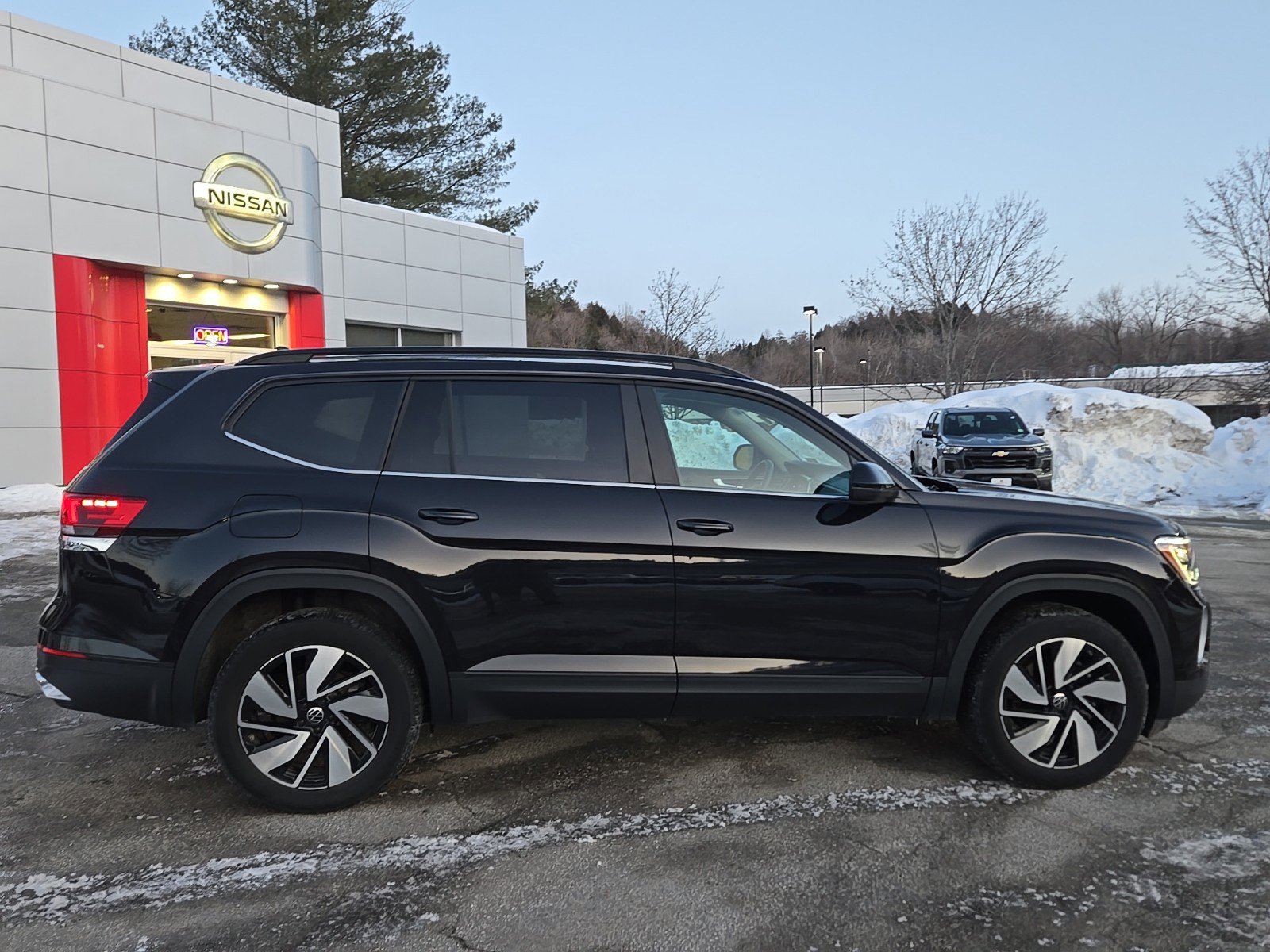 Used 2024 Volkswagen Atlas SE image 10