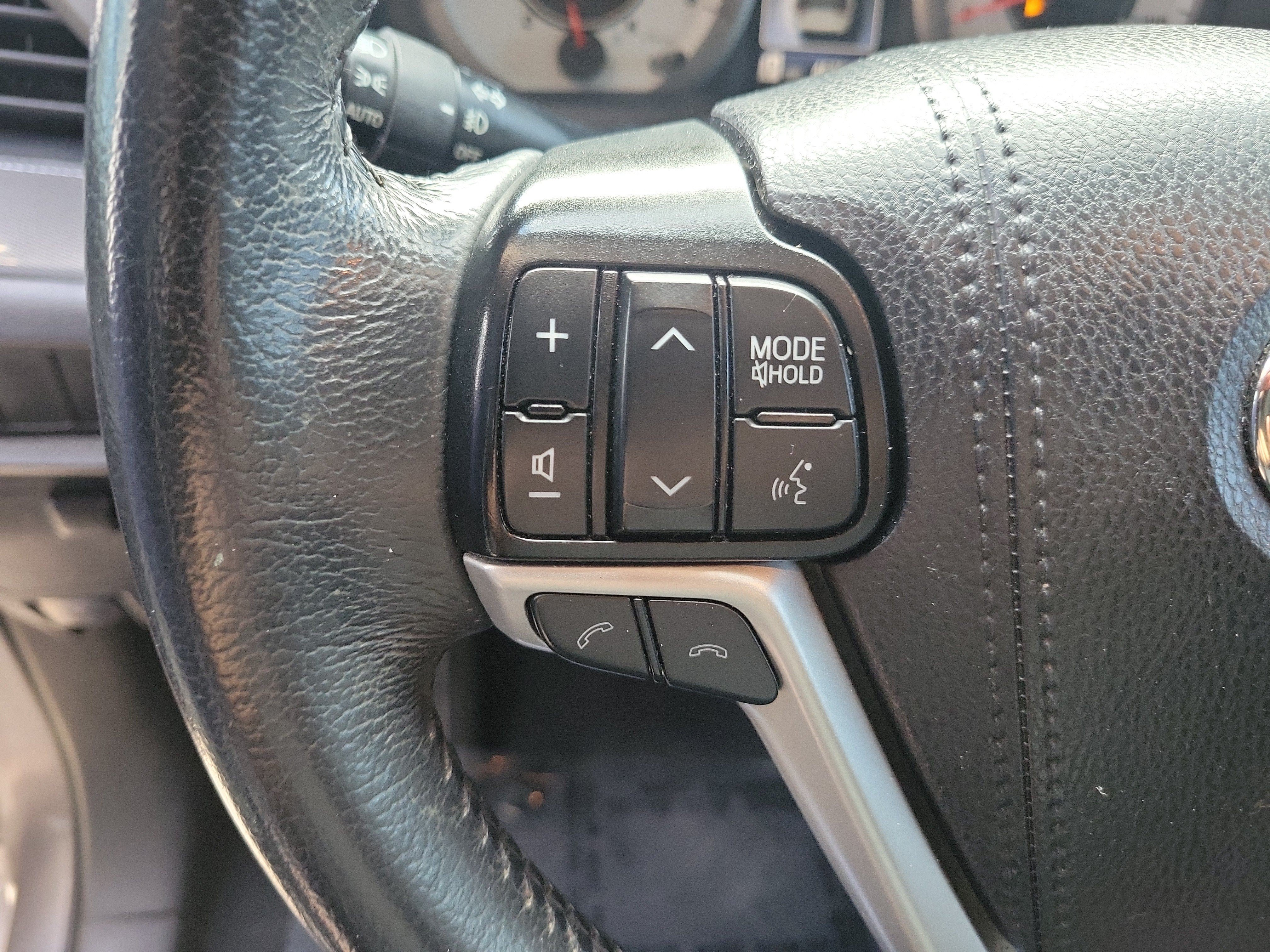 Used 2020 Toyota Sienna SE FWD image 28