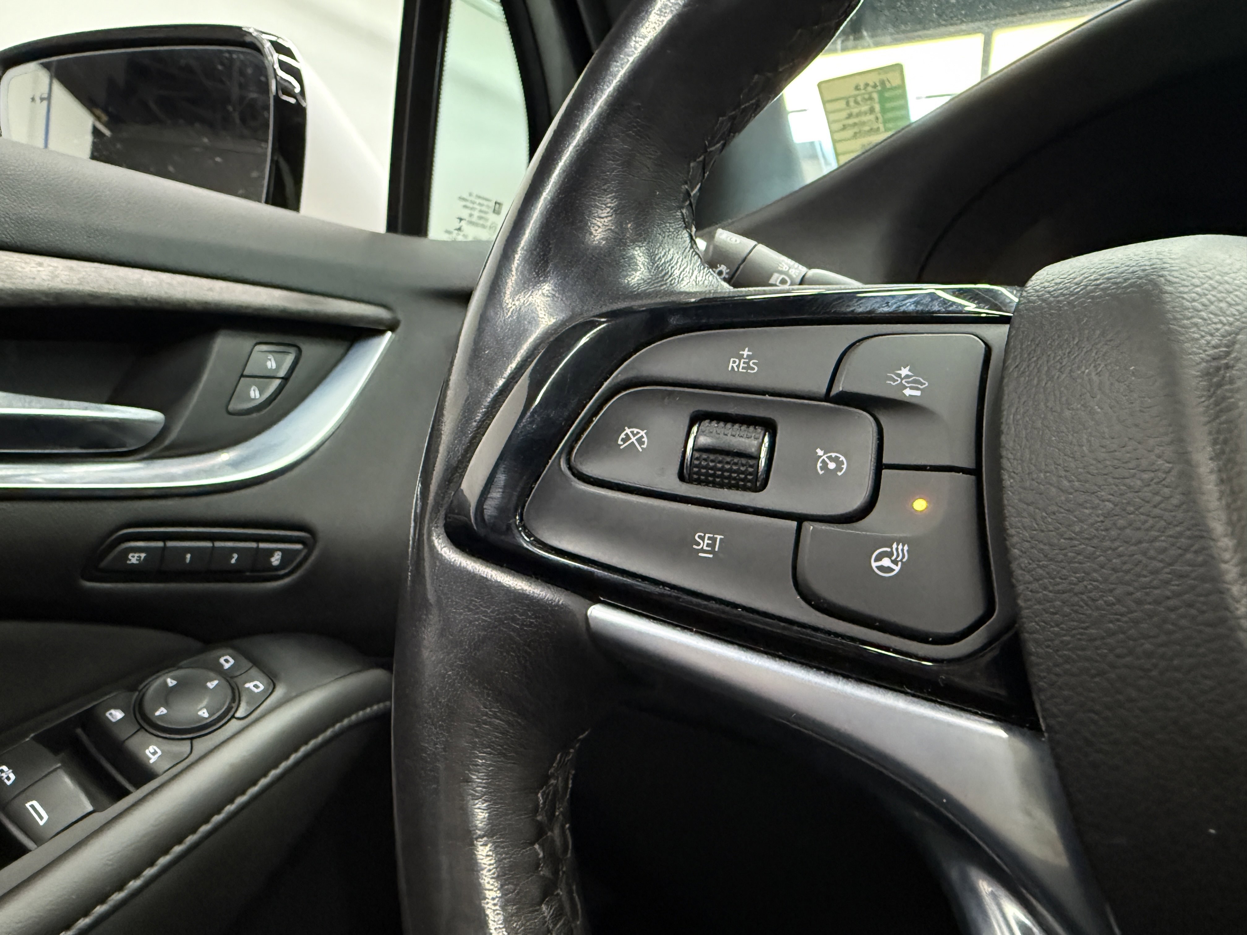 Used 2023 Buick Enclave Avenir image 18