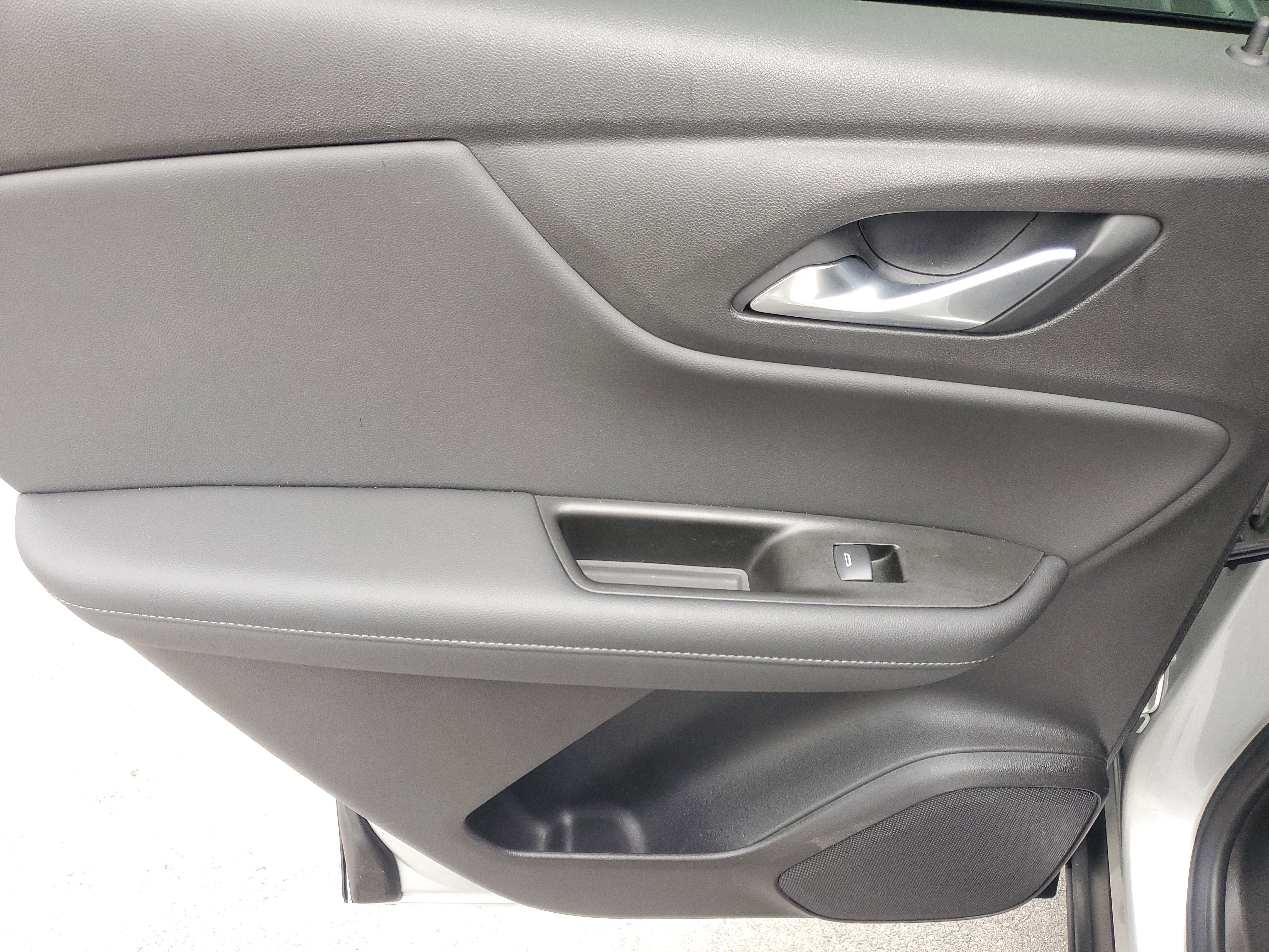 Used 2019 Chevrolet Blazer LT image 14