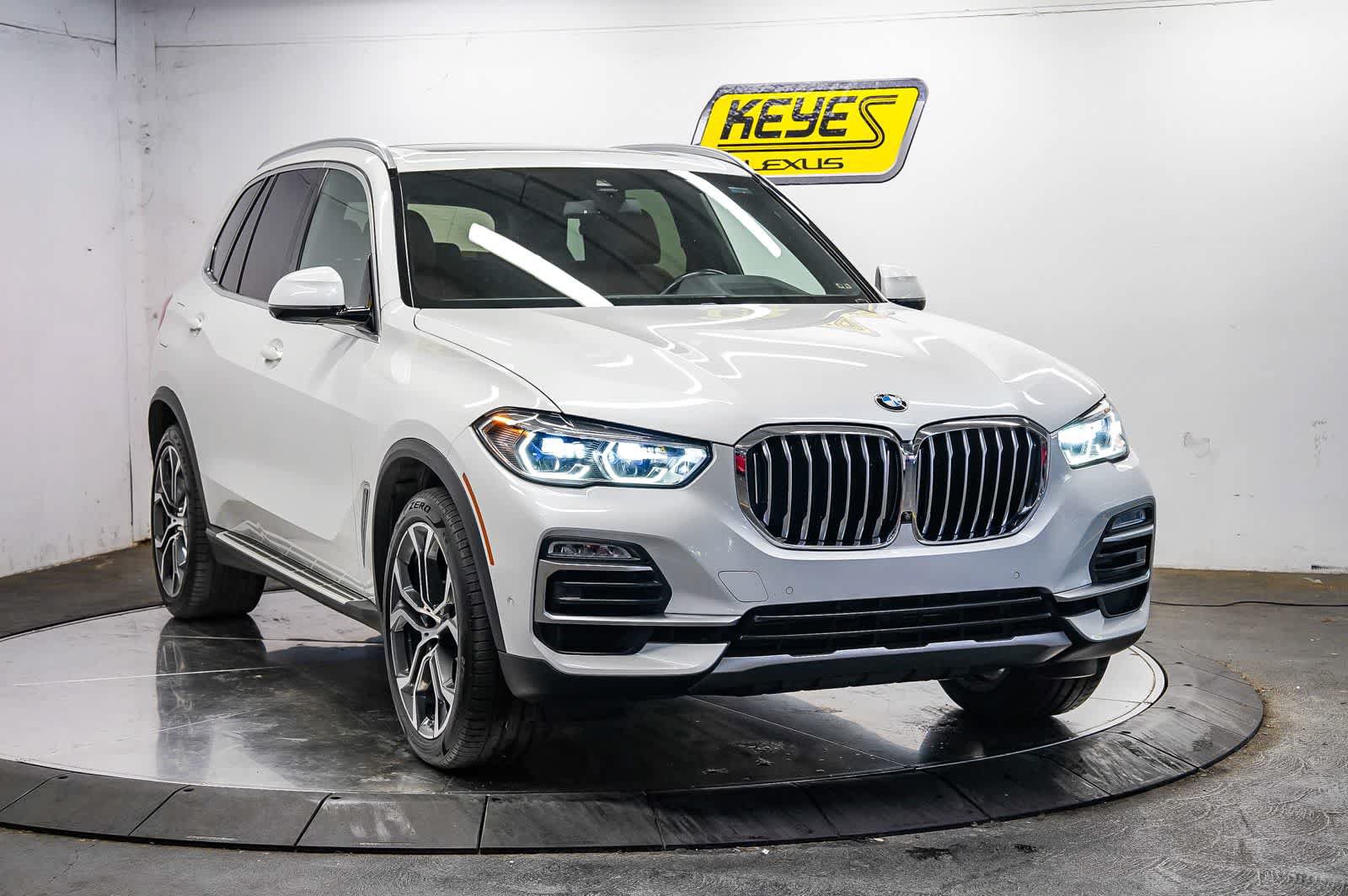 Used 2020 BMW X5 sDrive40i w/ Executive Package RWD image 2