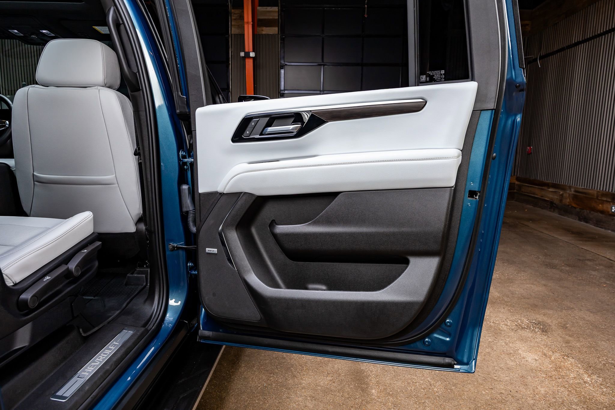 Used 2025 Chevrolet Suburban Premier w/ Sun And Tow Package image 36